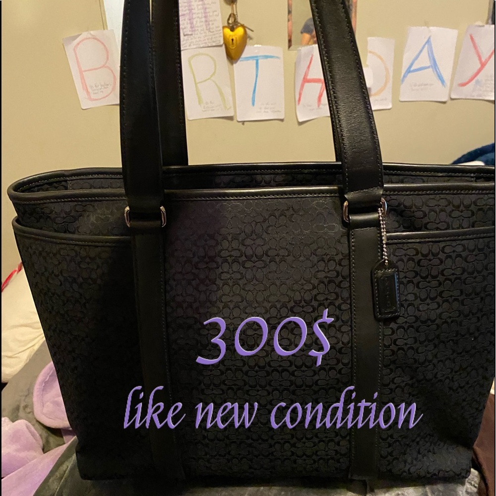 this is a great condition coach diaper bag